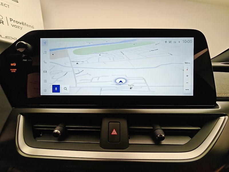 Lexus UX 300h F Sport Design 300H - fotka 25 z 33