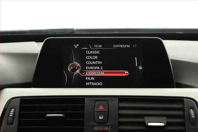 BMW Řada 3 (2016) 320d GT, 4X4, Automat - fotka 12 z 18