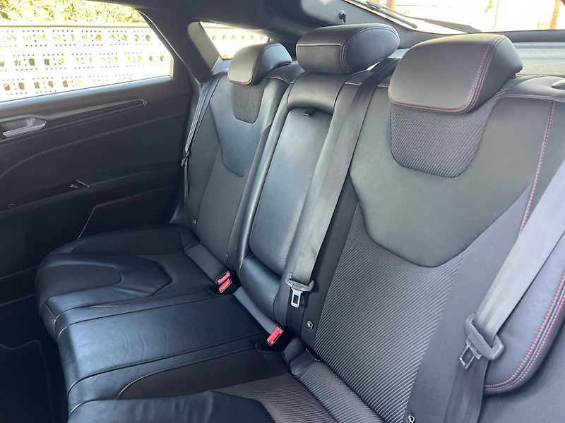 Ford Mondeo 2.0TDCi ST-Line Business KŮŽE - fotka 30 z 50