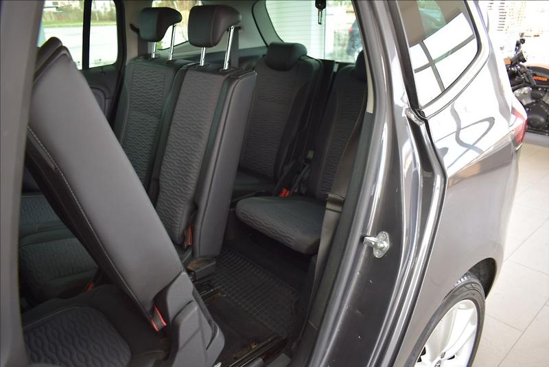 Opel Zafira 2,0 CTDi,7-míst,Nav,Innovation - fotka 12 z 27