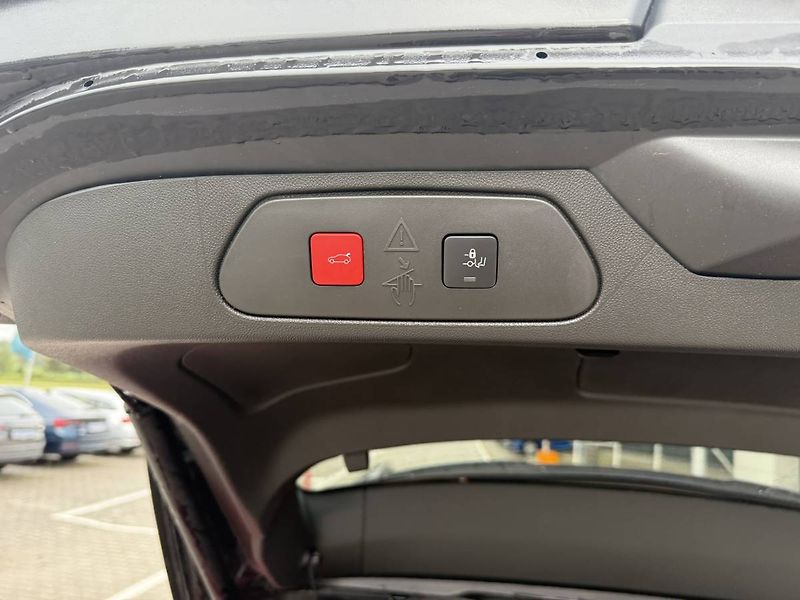 Opel Grandland GSe Plug In Hybrid 1.6 TURBO 4 - fotka 22 z 27