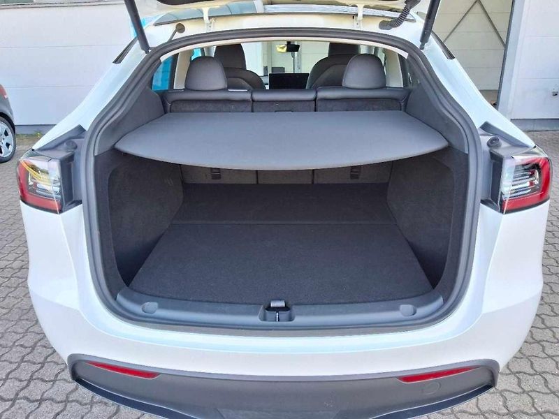 Tesla Model Y LONG RANGE DUAL MOTOR TZ 93,8% - fotka 7 z 10