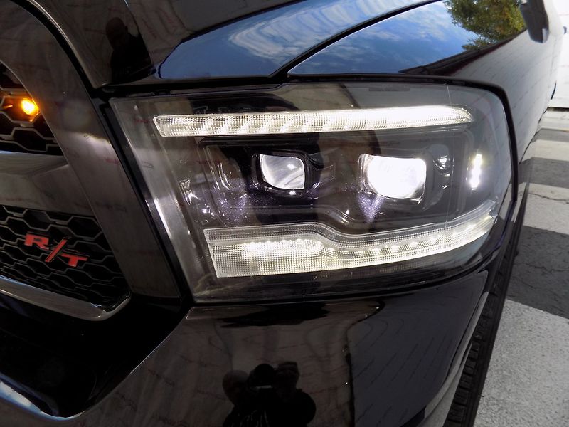 Dodge RAM 1500 (2022) 5.7 HEMI/CREW CAB/ČR/DPH/LED/ - fotka 39 z 40