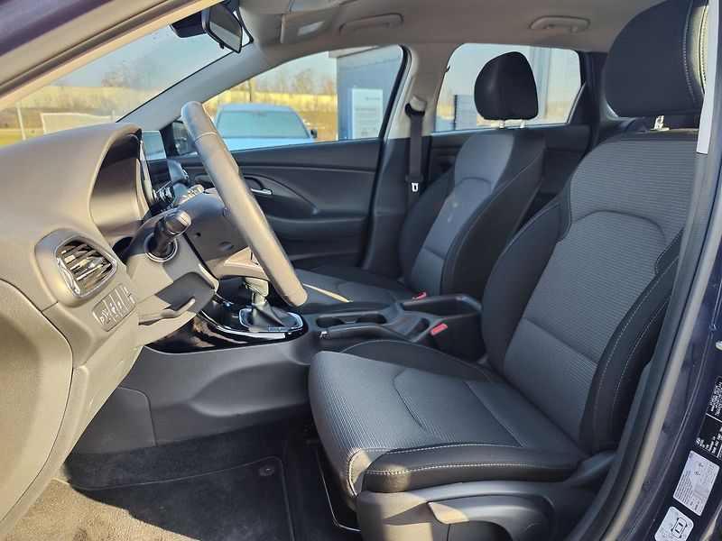 Hyundai i30 1.5i/71kW Comfort 16 - fotka 12 z 29