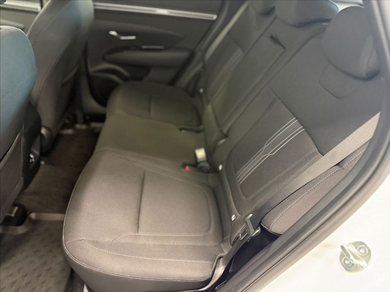 Hyundai Tucson 1,6 T-GDI SMART NAVI ALU18 - fotka 18 z 21