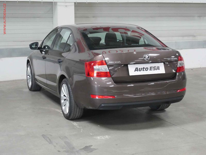 Škoda Octavia (2016) 1.2 TSi, 2.maj,ČR, AC - fotka 4 z 17