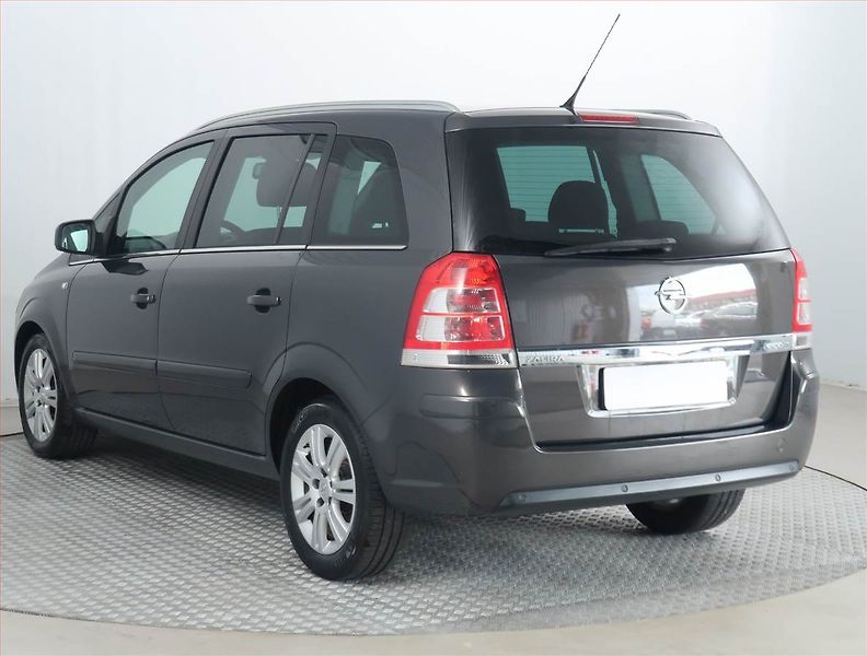 Opel Zafira (2013) 1.7 CDTI, 7 míst, Xenony - fotka 4 z 18