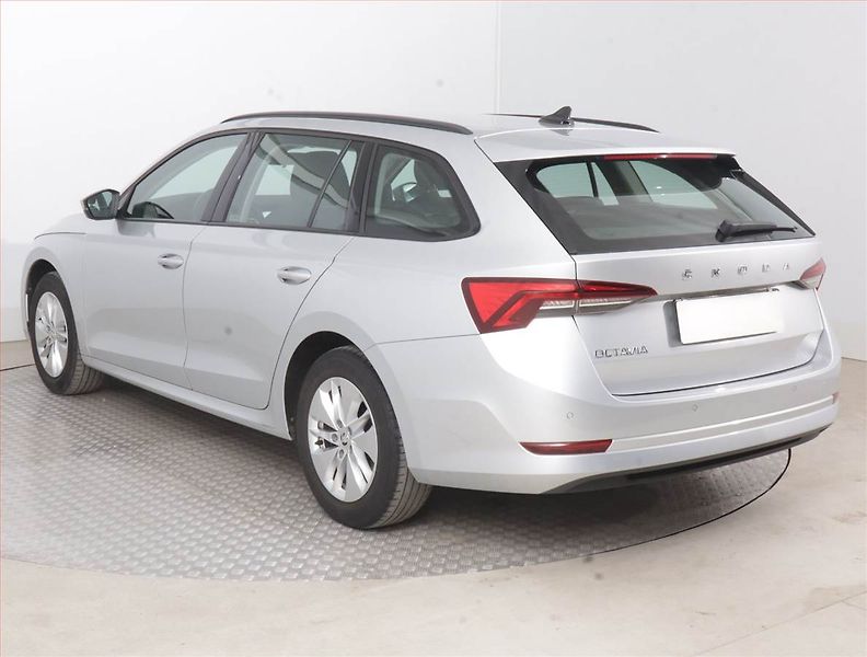 Škoda Octavia (2022) Ambition 2.0 TDI, ČR,1.maj - fotka 4 z 15