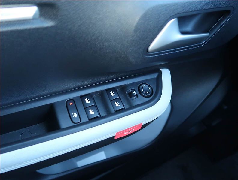 Citroën C3 (2025) 1.2 Turbo, Serv.kniha, Kůže - fotka 15 z 15