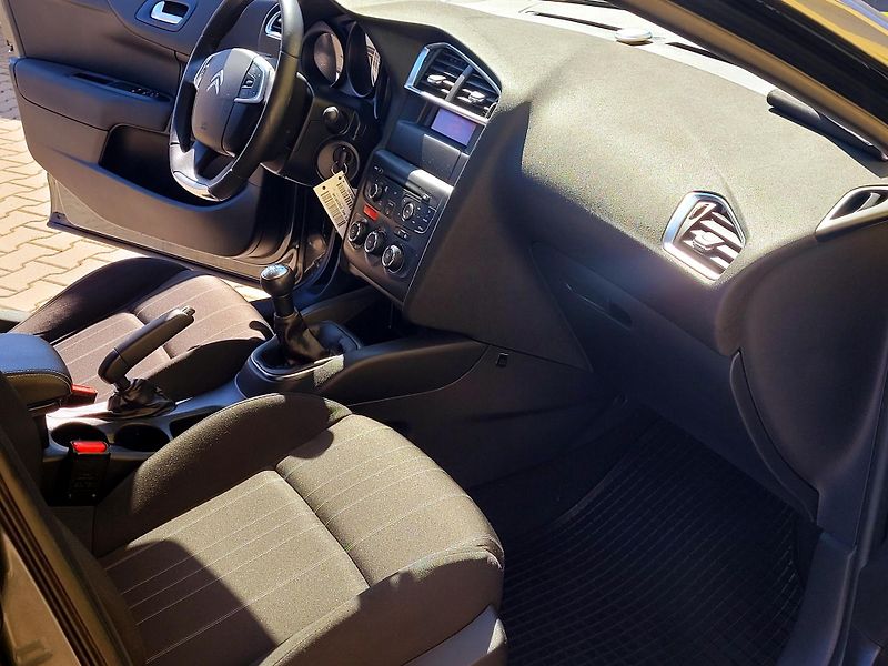 Citroën C4 1,4 95k Furio *SERVIS.KNIHA*CZ - fotka 22 z 39