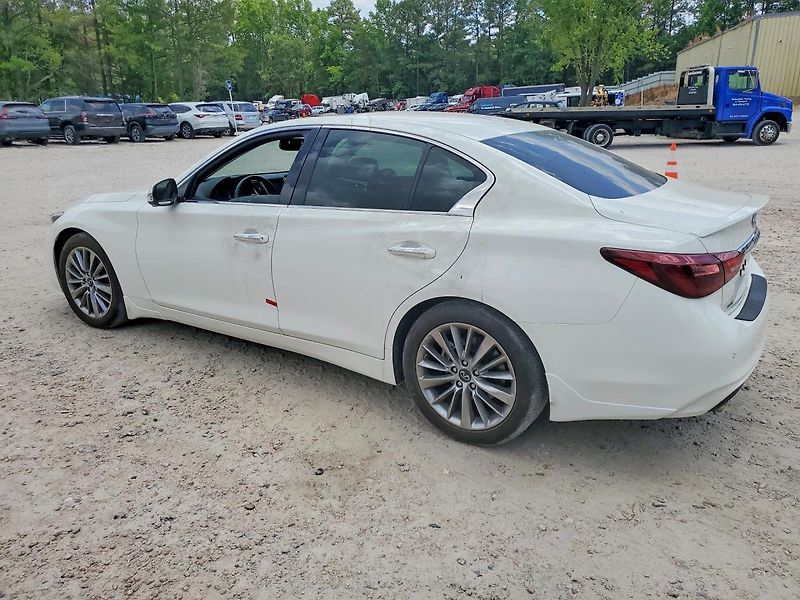 Infiniti Q50 (2022) LUXE  - fotka 3 z 11