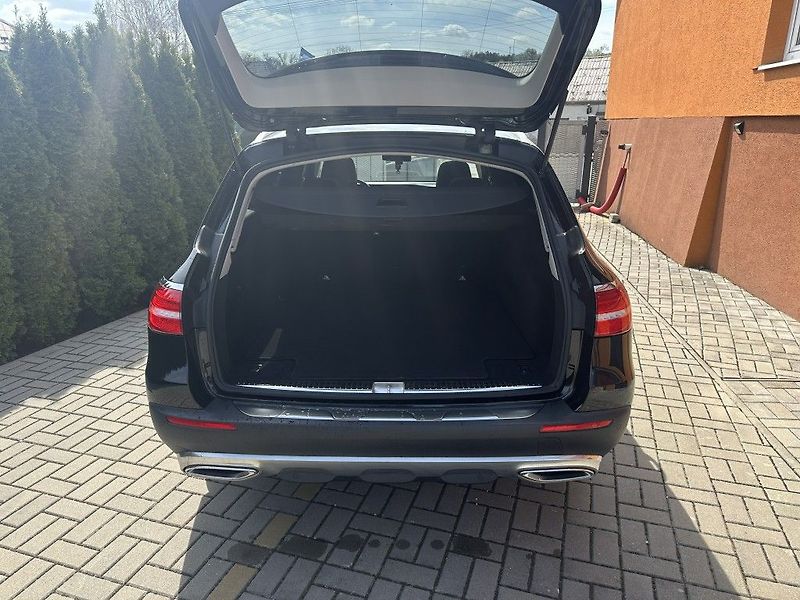 Mercedes-Benz Třídy E E 220d 4MATIC All-TerrainT - fotka 5 z 22