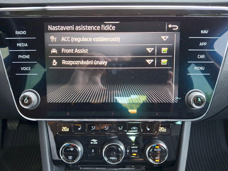 Škoda Superb (2022) Style Plus Top 2,0TDi 110kW - fotka 27 z 35