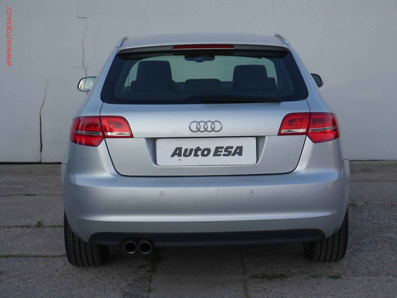 Audi A3 (2011) 2.0 TDi Sportback, Xenon, AC - fotka 5 z 15