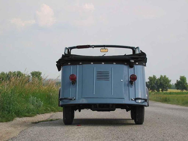 SMZ S-3A poháněl slabý dvoutaktní motor z motocyklu.
