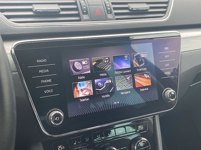 Škoda Superb (2020) 2.0 TDI DSG Style - fotka 15 z 32
