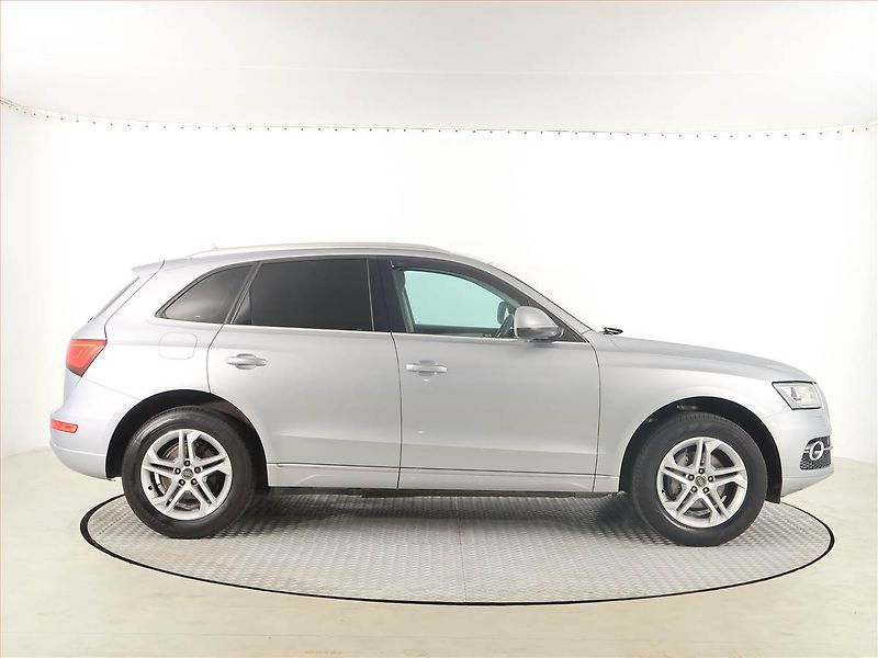 Audi Q5 (2015) design 2.0 TDI, 4X4, Automat - fotka 6 z 20