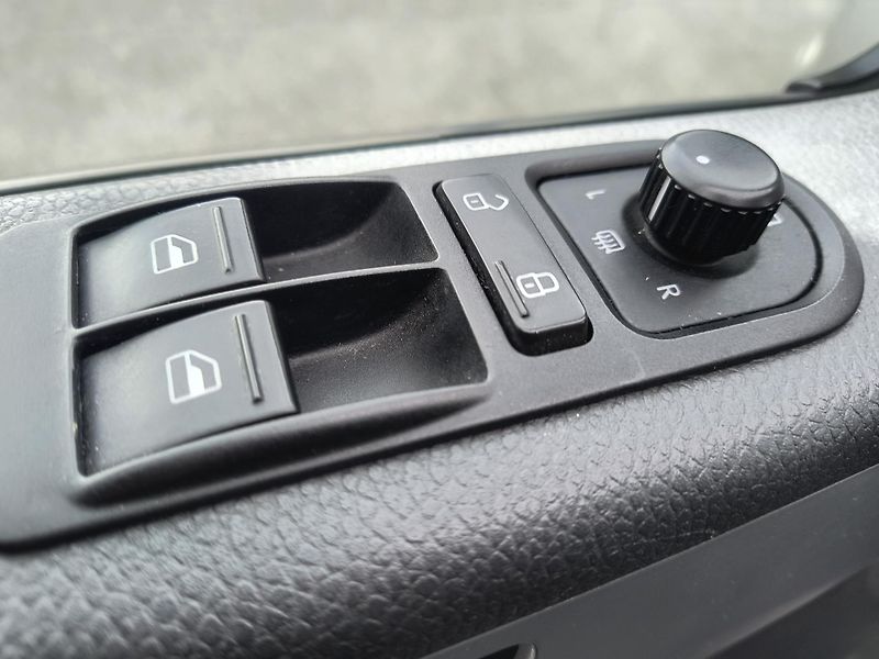 Volkswagen Multivan (2013) 2.0 BITDI 132KW DSG 4M LONG - fotka 24 z 50