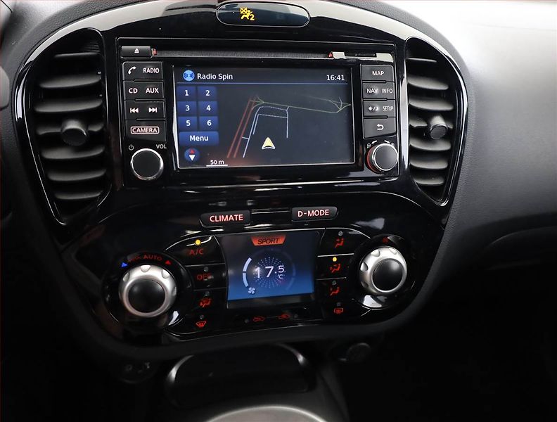 Nissan Juke (2015) 1.6 i, Automat, Serv.kniha - fotka 10 z 17