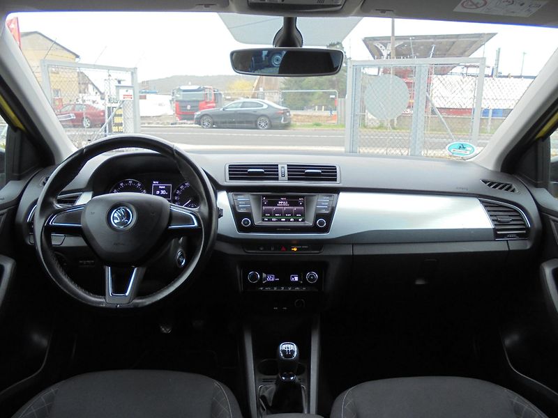 Škoda Fabia (2015) 1.2 TSI- KLIMA- ALU- SERVISKA - fotka 8 z 10