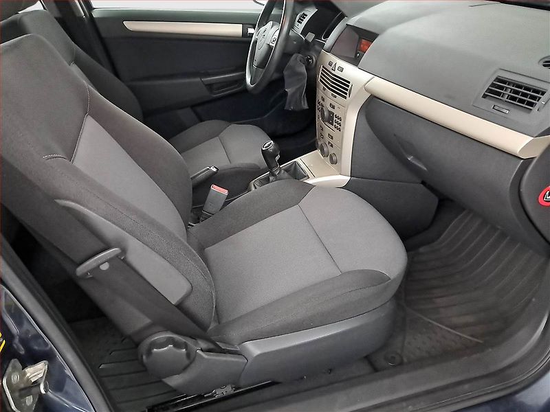 Opel Astra (2009) 1.6 16V, nová STK - fotka 9 z 16