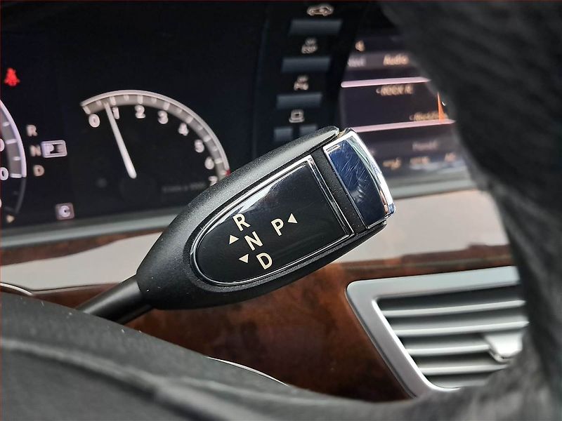 Mercedes-Benz Třídy S (2007) S 350 - fotka 13 z 25