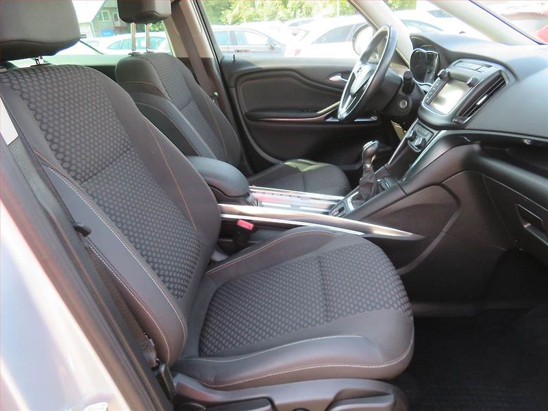 Opel Zafira (2017) 1.6 CDTI, 7 míst, Serv.kniha - fotka 9 z 19