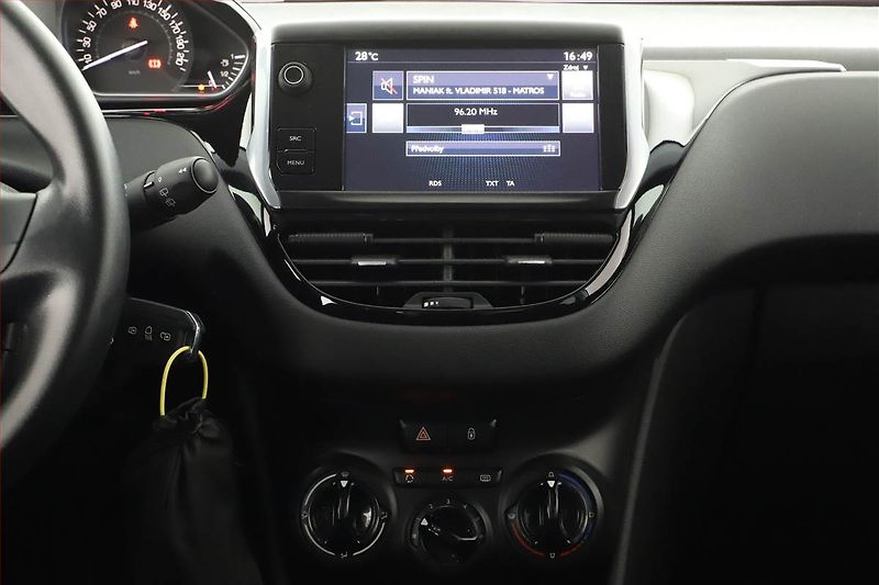Peugeot 208 (2017) 1.2 PureTech, Tempomat - fotka 9 z 16