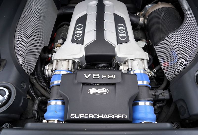 Audi R8 4.2 TFSI/Quattro/ČR/520PS !!!! - fotka 17 z 34
