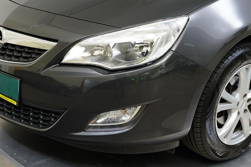 Opel Astra - fotka 8 z 22