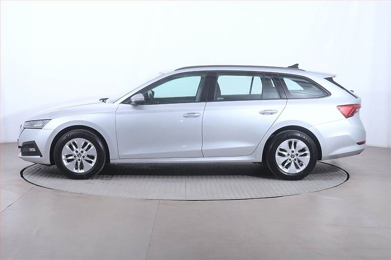Škoda Octavia (2022) Ambition Plus 2.0 TDI - fotka 3 z 21