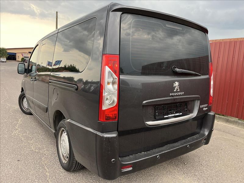 Peugeot Expert Tepee 2,0 HDi 8.MÍST KLIMA NAVIGACE - fotka 42 z 42