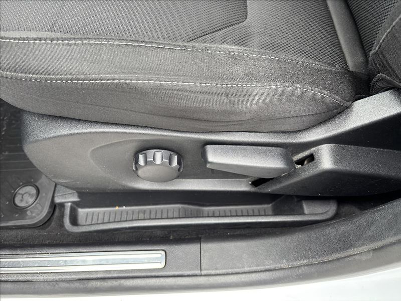 Ford S-MAX 2,0 TDCi 110 kW Titanium - fotka 26 z 45