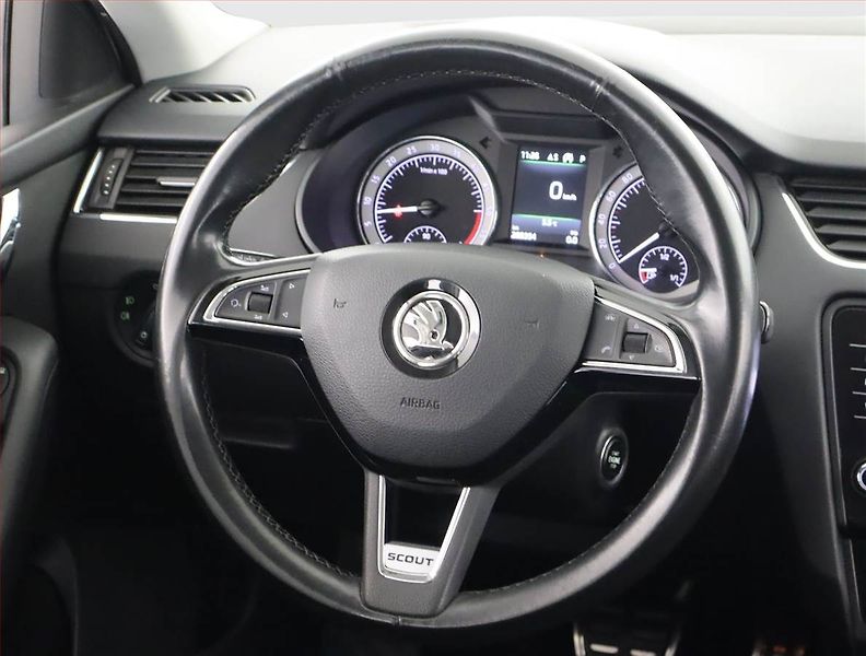 Škoda Octavia (2017) Scout 2.0 TDI, 4X4, Automat - fotka 17 z 23
