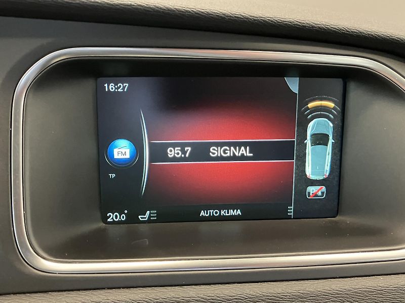 Volvo V40 T3 FWD Summum, MT6 - fotka 30 z 42