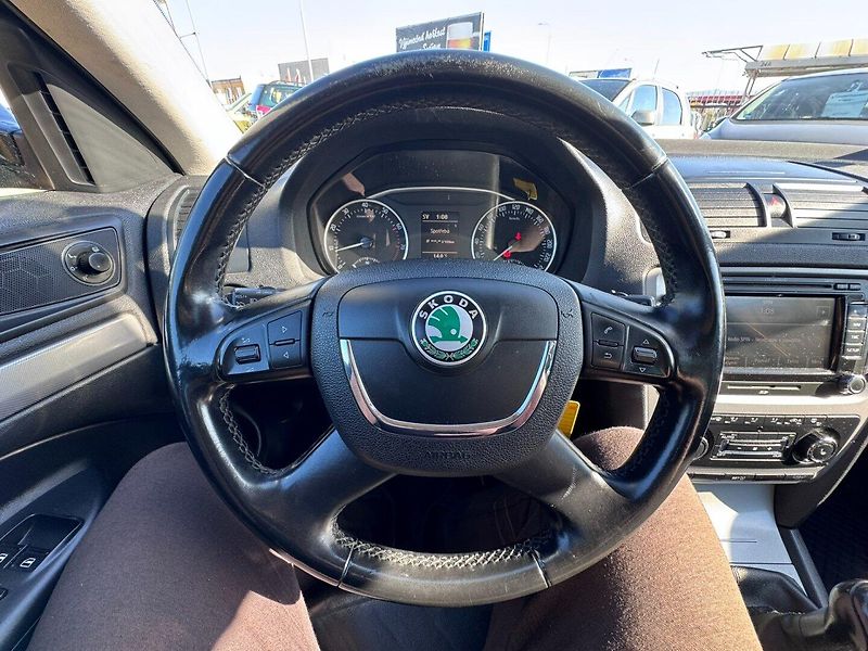 Škoda Octavia (2011) 1,8 TSI 118KW NOVÉ ROZVODY STK - fotka 27 z 50