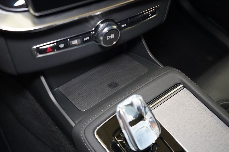 Volvo XC90 B5 PLUS Bright, Vzduch, 360° - fotka 38 z 50