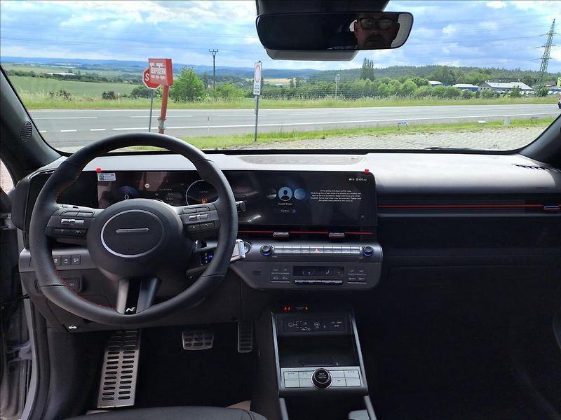 Hyundai Kona (2026) 1,6   1,6 T-GDI DCT HP N LINE - fotka 9 z 10