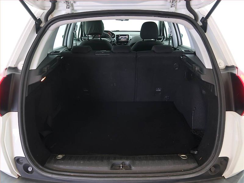 Peugeot 2008 (2017) Active 1.6 BlueHDi, Serv.kniha - fotka 13 z 16