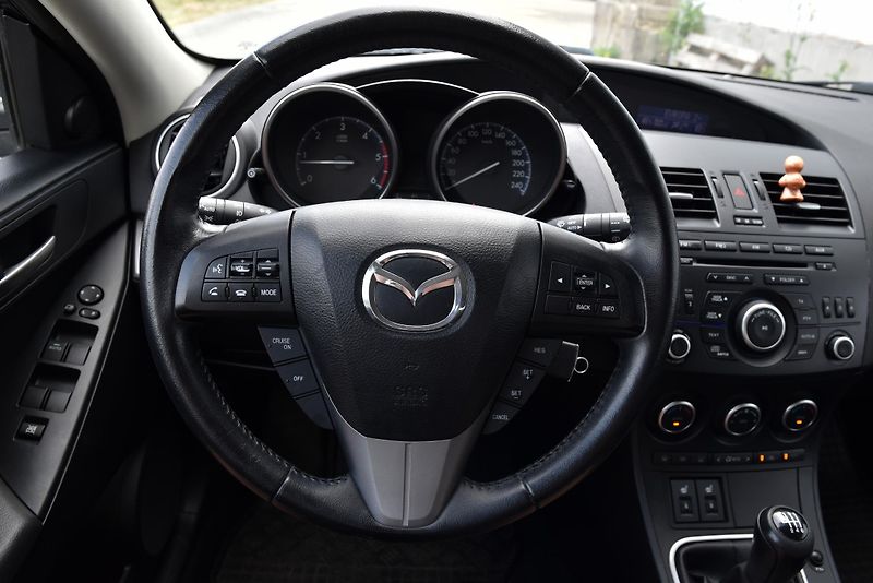Mazda 3 2.2 MZR-CD 6st,KLIMA,TEMP,ALU - fotka 12 z 40