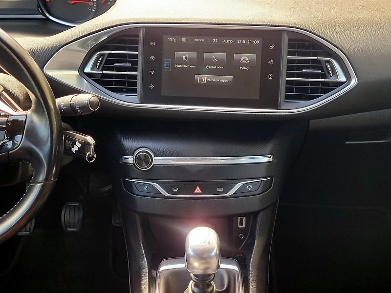 Peugeot 308 96kW,CZ,1maj,SERV.KNIHA       - fotka 31 z 40