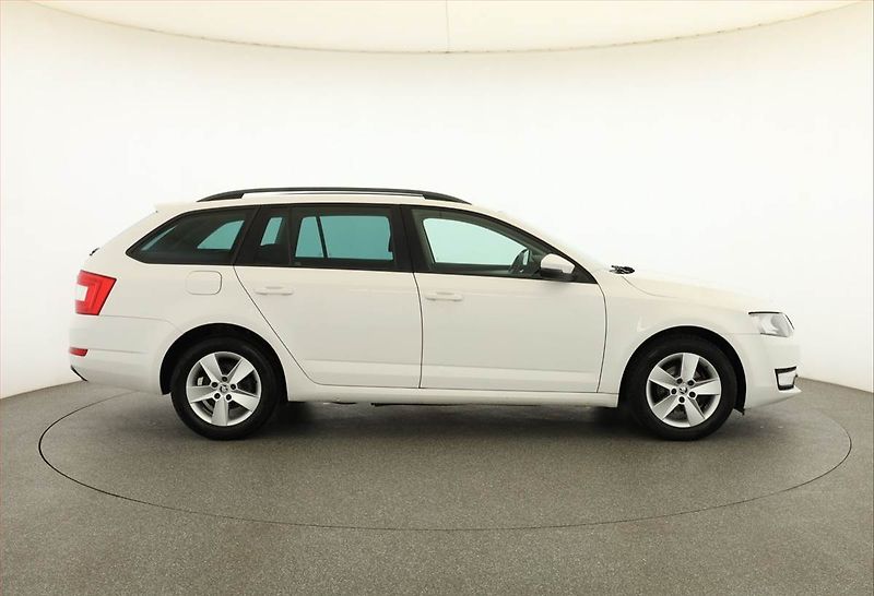 Škoda Octavia (2014) 1.6 TDI, 4X4, Tempomat - fotka 6 z 17