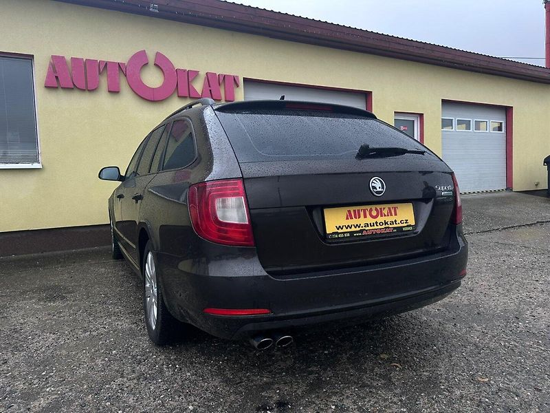 Škoda Superb (2011) 2.0TDi VýhřevSedadel/Serv.Knih - fotka 5 z 25