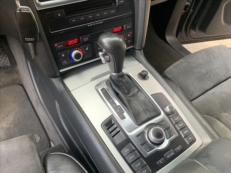 Audi Q7 3,0 TDI QUATTRO - fotka 15 z 20