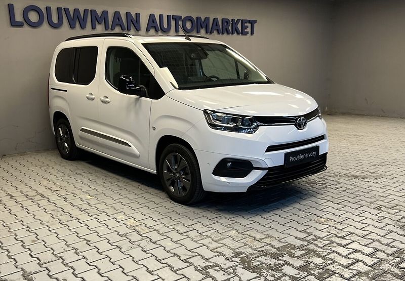 Toyota ProAce City Verso 1,5 8AT FAMILY L1 PANO - fotka 14 z 17