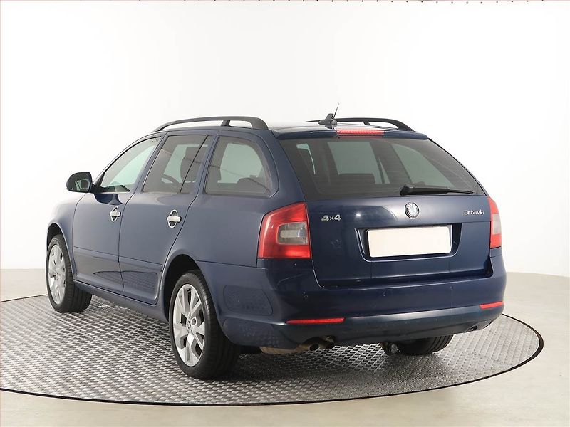 Škoda Octavia (2012) 1.6 TDI 4x4, 4X4, Serv.kniha - fotka 4 z 17