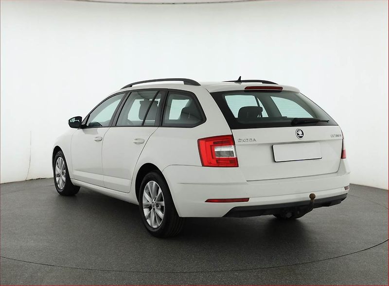 Škoda Octavia (2019) 1.6 TDI, Serv.kniha, Tempomat - fotka 4 z 15