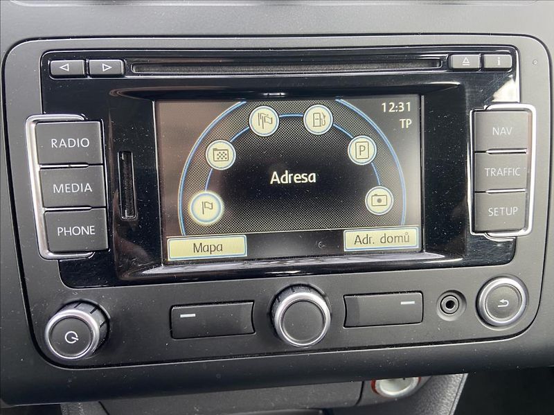 Volkswagen Touran 1,6 TDi  Navigace,Climatronic - fotka 22 z 49