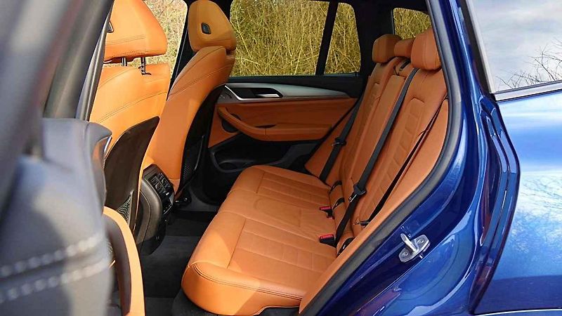 BMW X3 M40i.
