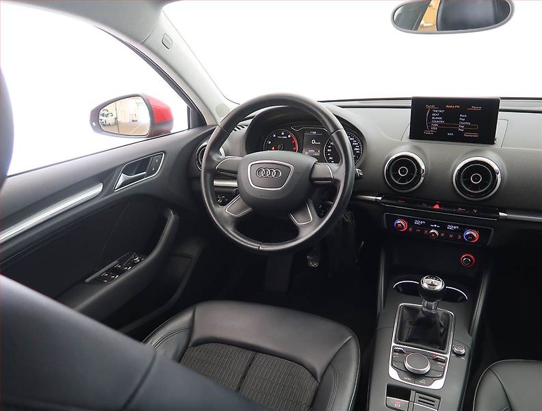 Audi A3 (2014) 1.2 TFSI, Kůže, Bi-Xenony - fotka 7 z 18